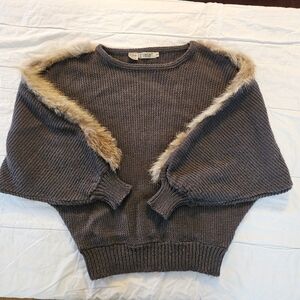 Vintage De Rotchild Acrylic/ Mohair Wool Sweater Size Medium.